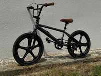 Vând bicicletă BMX Piranha