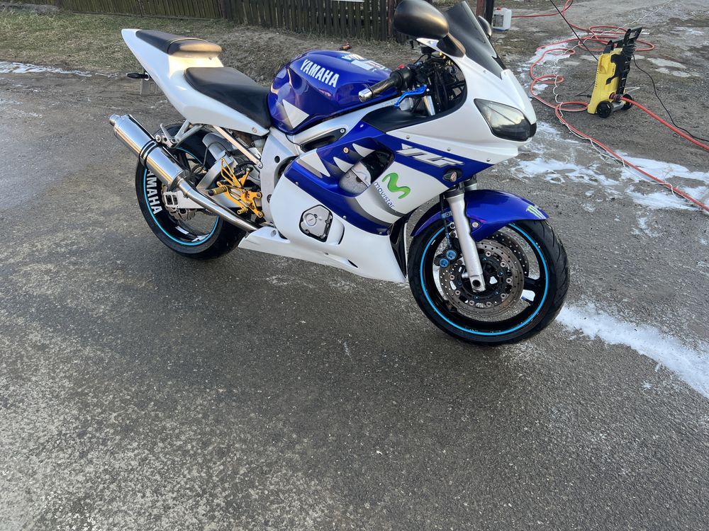 Yamaha yzf r6 an 2000