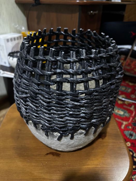 Вазы декоративные