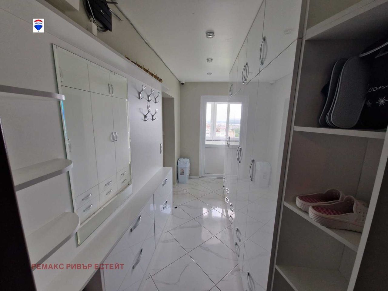 Продава се Двустаен апартамент в Русе, Дружба 3 - 50 кв.м за 1598 €/кв.м - Снимка #5