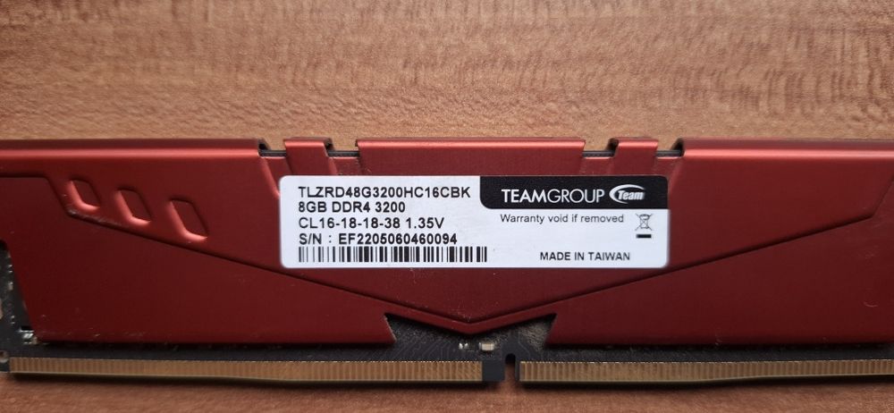 Memorie TeamGroup T-Force Vulcan Z Red 8GB DDR4 3200MHz CL16