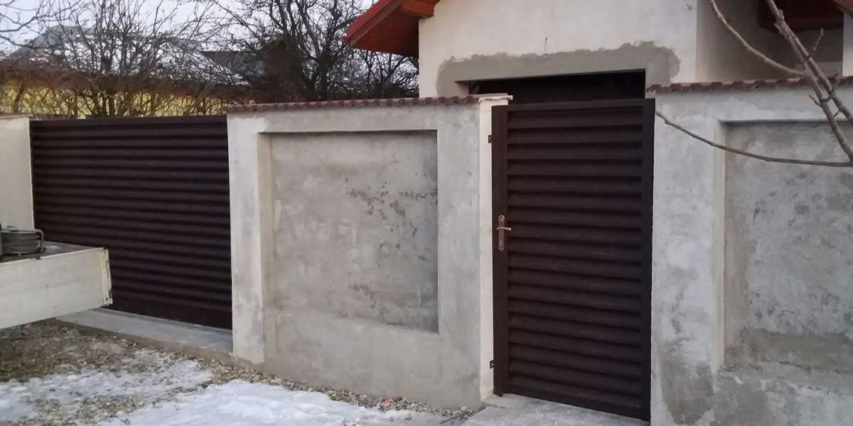 Construim garduri din sipca metalica, BCA, tabla, panou jaluzele plasa