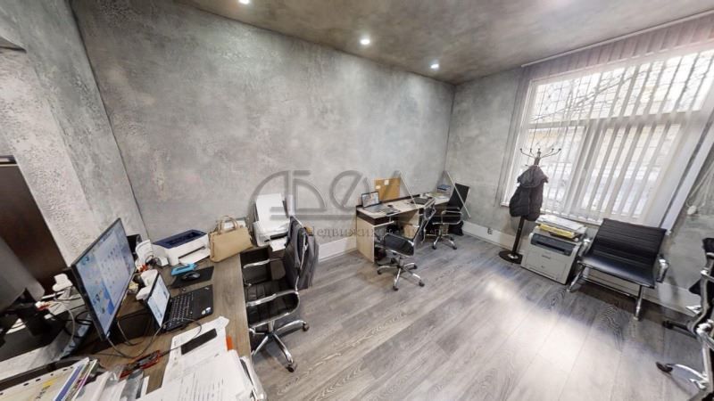 Продава се Тристаен апартамент в София, Център - 84 кв.м за 3810 €/кв.м - Снимка #2