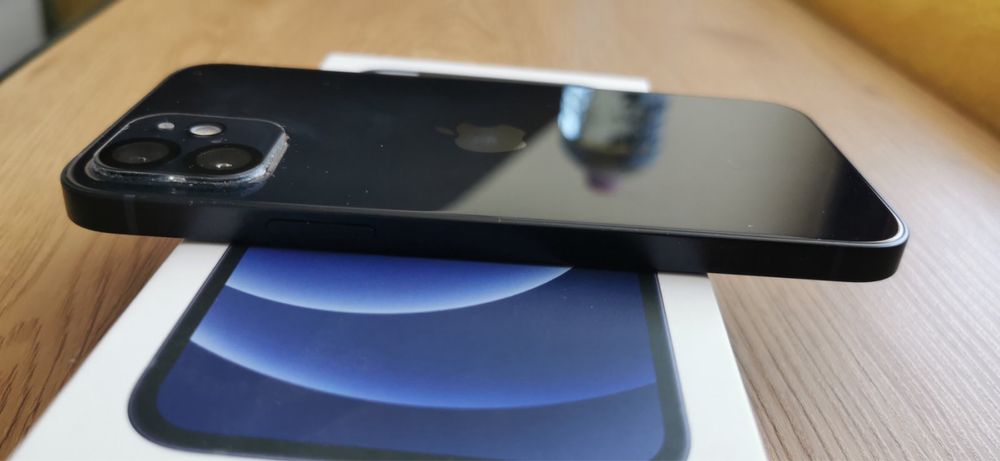 iPhone 12 black  64 gb без забележка ( неразличим от нов)