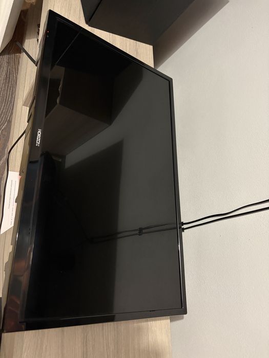 Televizor smart Horizon (80cm/full HD)
