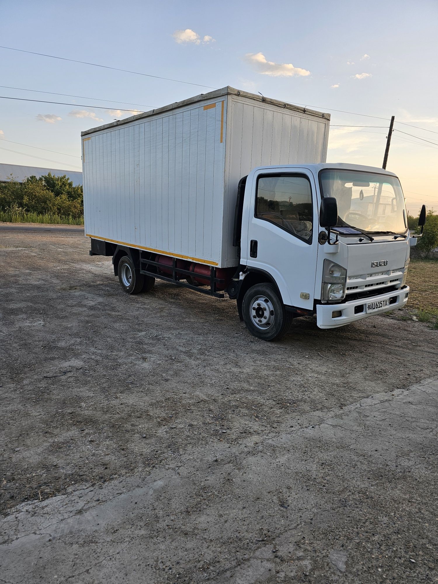 Isuzu   5tonnalik
