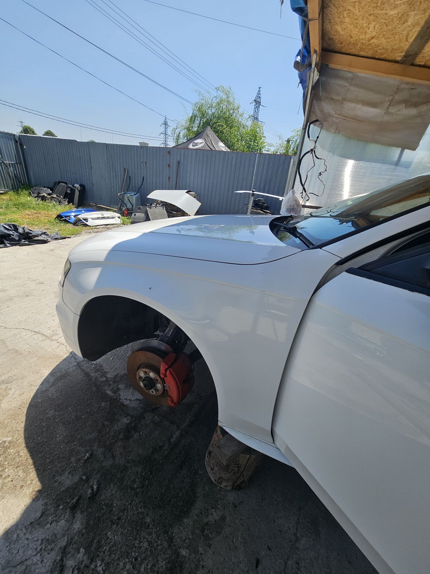 Aripa audi a4 b8,5 argintiu si alb