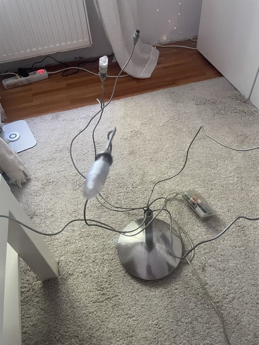 Lampa din  inox cu 6 brate modelabile.