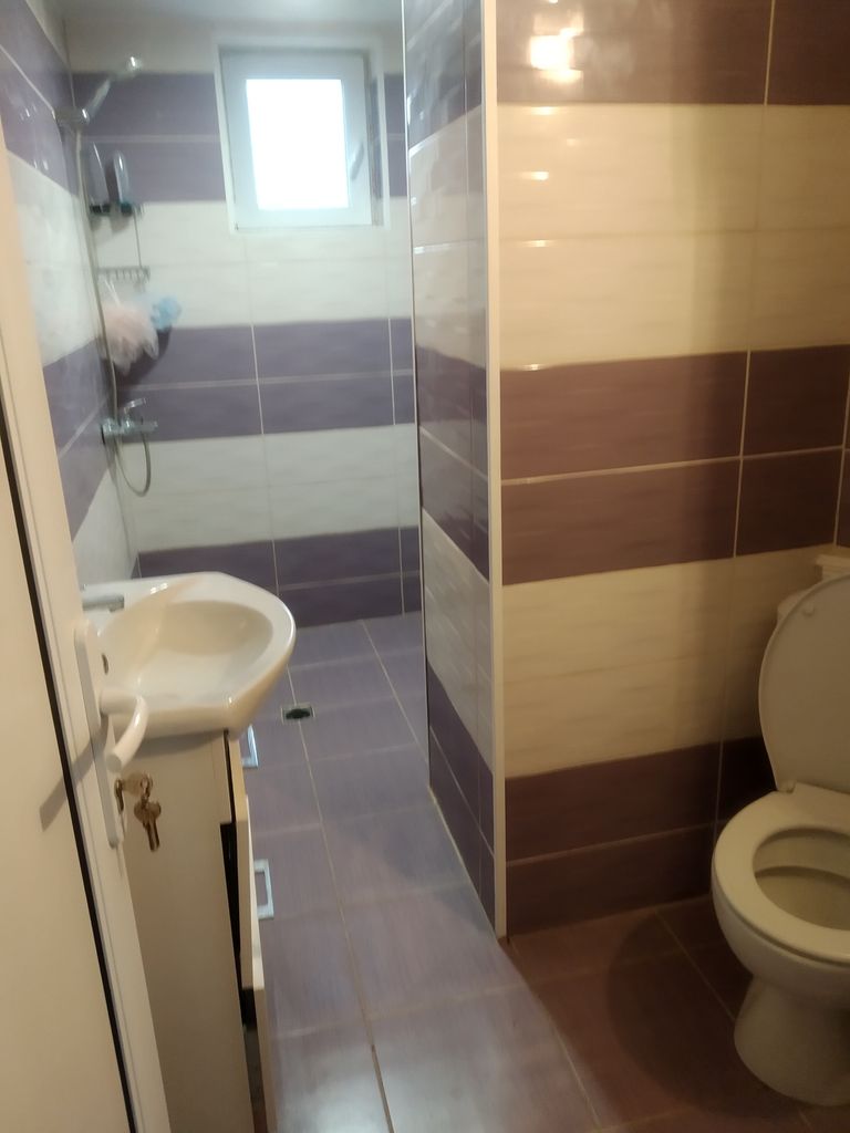 Дава се под наем Двустаен апартамент в Разград, Център - 70 кв.м за 357 € - Снимка #4