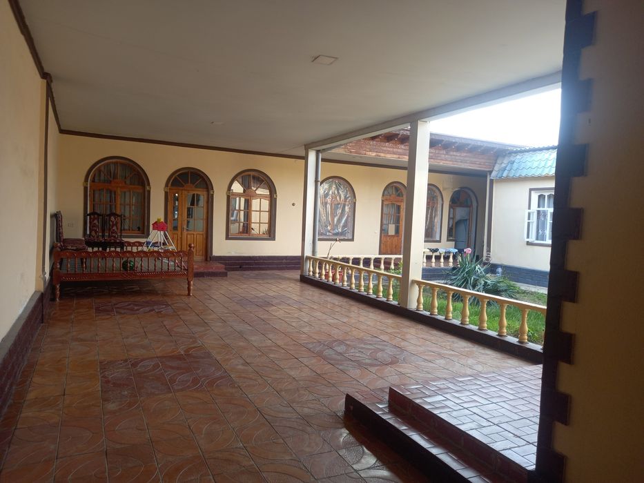 Продаётся дом в интернате на против 16 этажка  обмен нет или чере банк