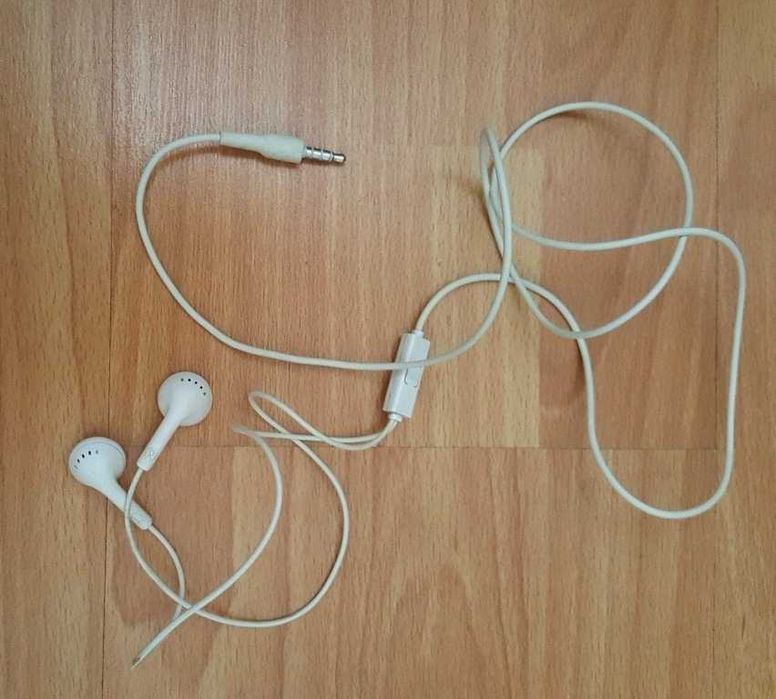 Căşti telefon    .