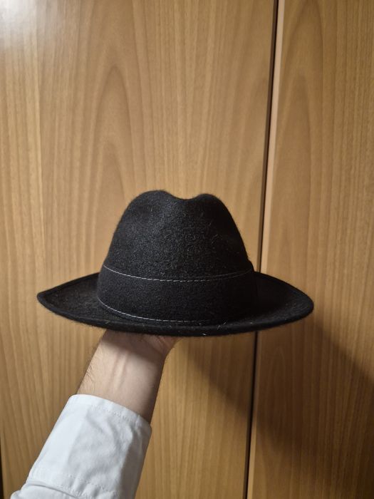 Vand palarie neagra, marca Mayser, noua