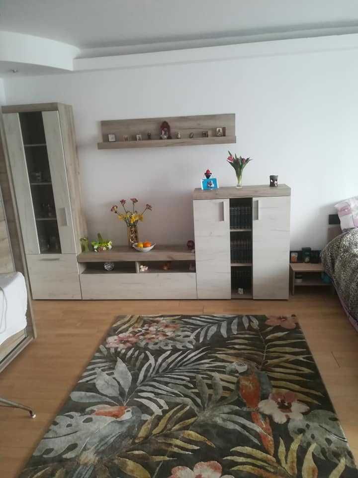 Vand apartament cu o camera modern, pozitie excelenta