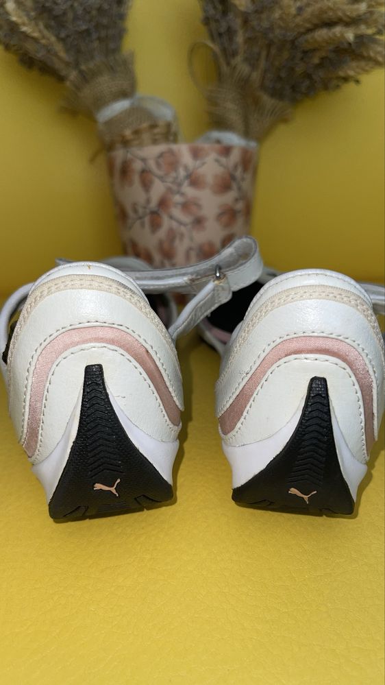 Удобен модел спортни обувки Puma 38,5
