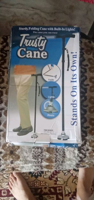 Продаю трость новый с фонариком
