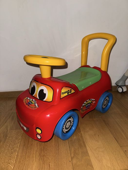 Masinuta de jucarie pentru copii