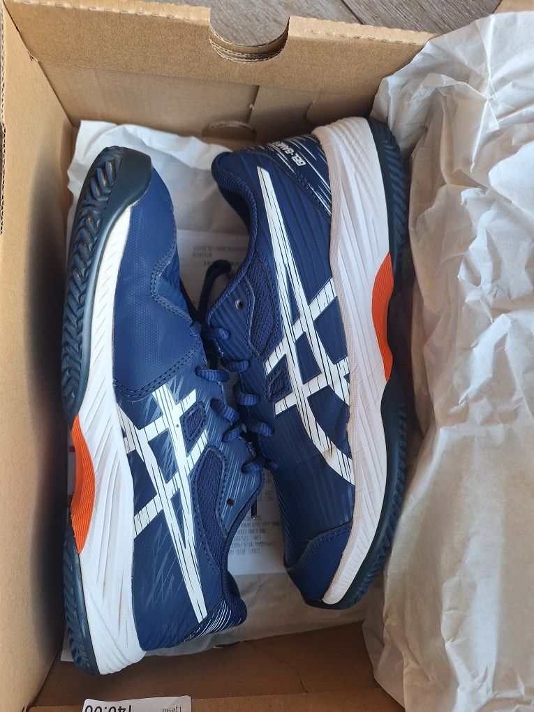 Тенис обувки за клей asics