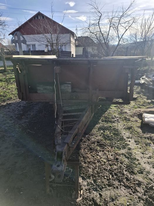 Vînd remorcă mig de înprăștiat gunoi