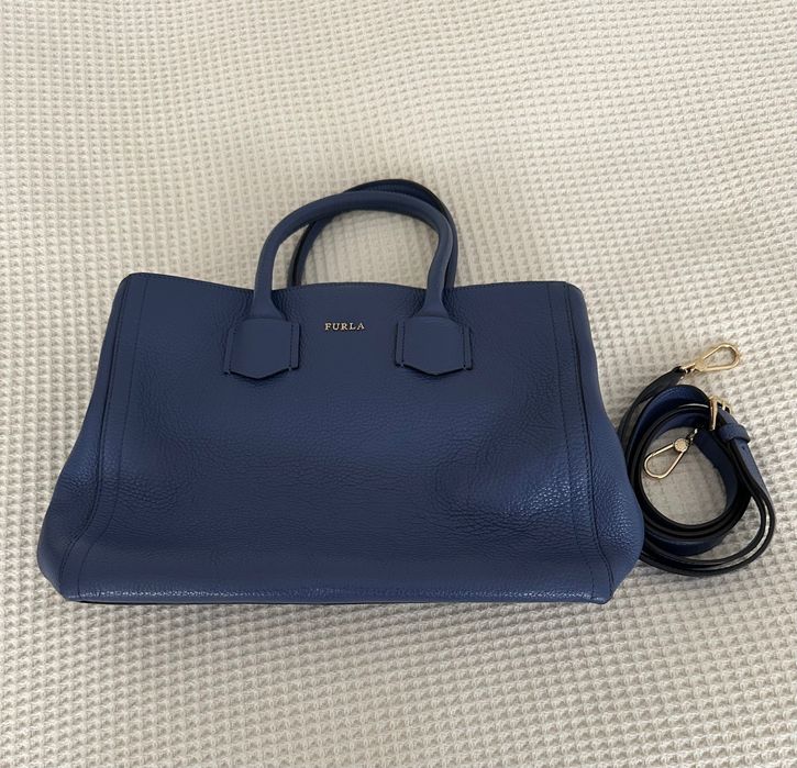 Дамска синя чанта Furla