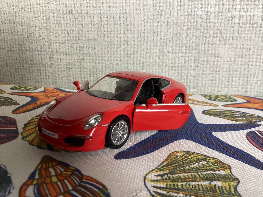 Коллекционная модель Porsche Carrera S.