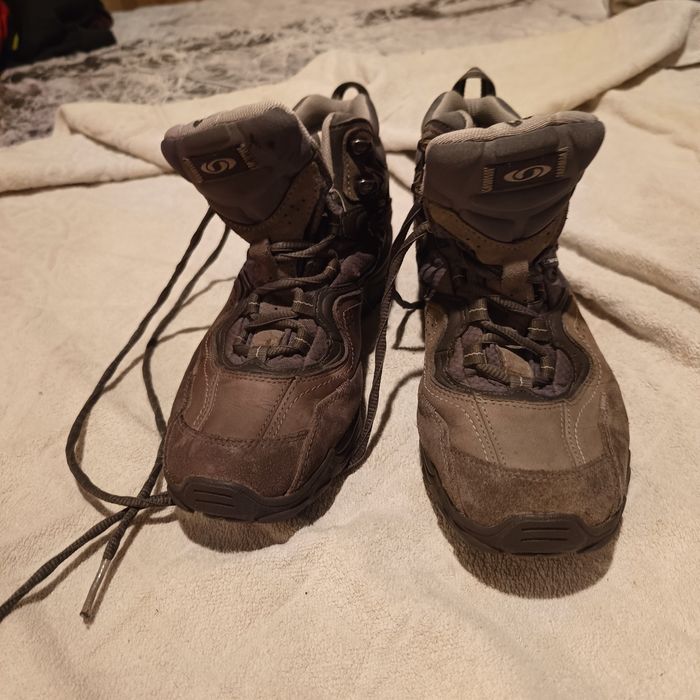 Ghete Salomon de piele