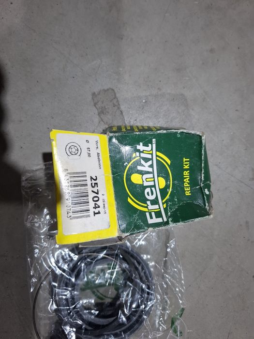 Продам ремкомплект переднего суппорта Honda CR-V II