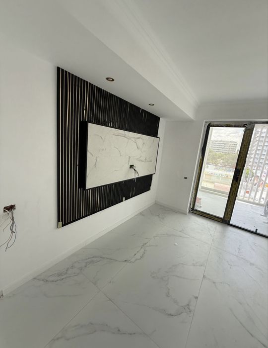 Vand apartament prima linie