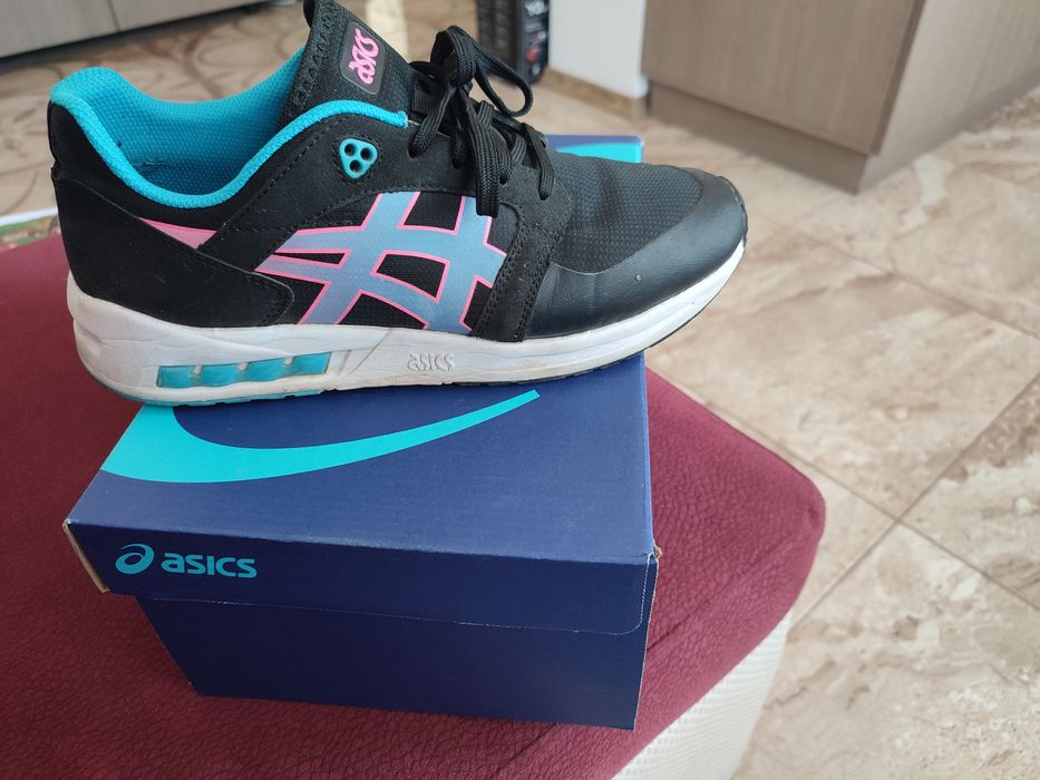 Дамски маратонки ASICS