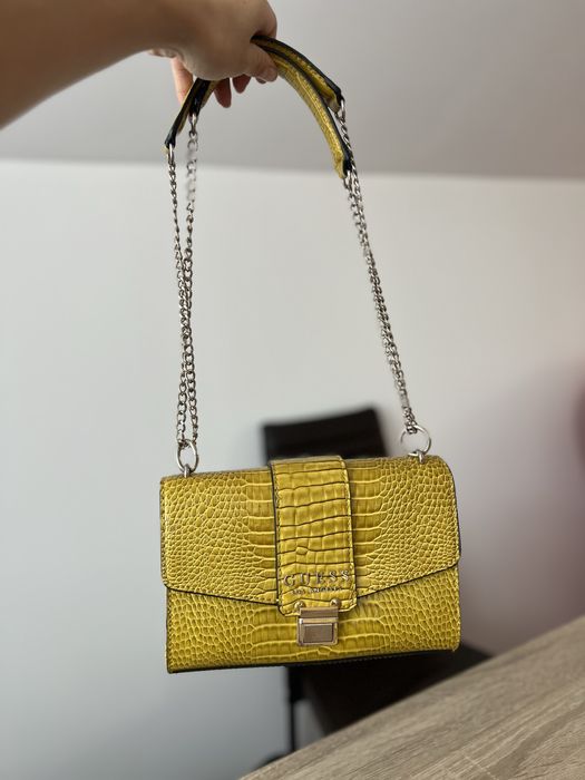 Geanta GUESS crossbody