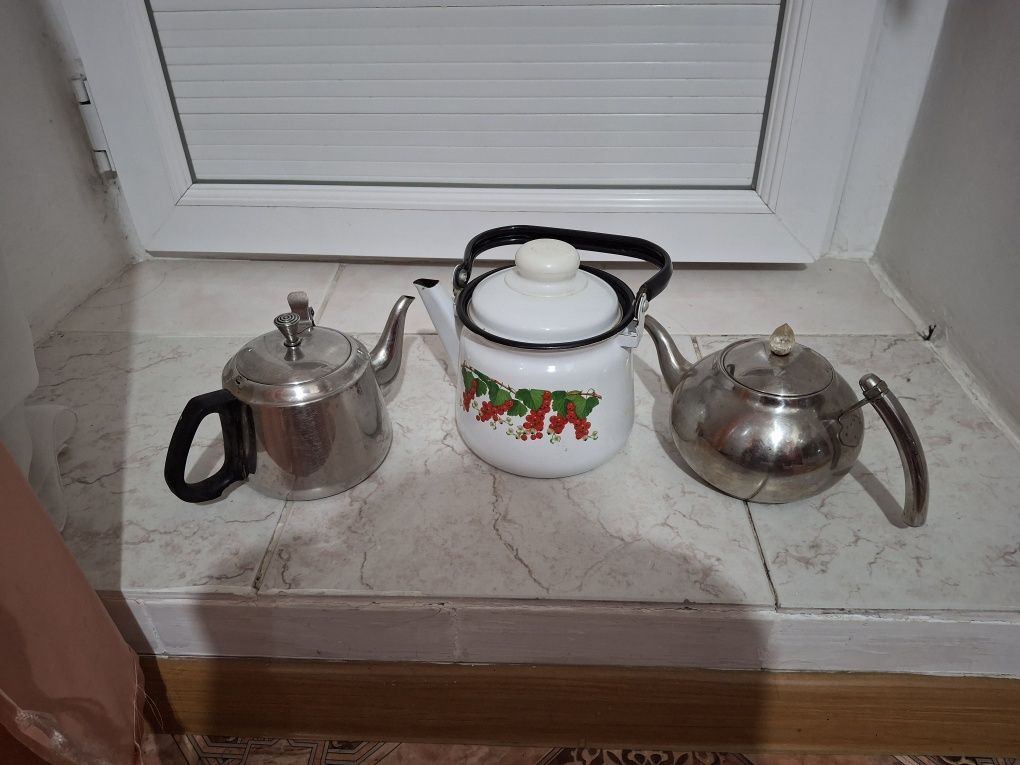Продам чайники и кострюли