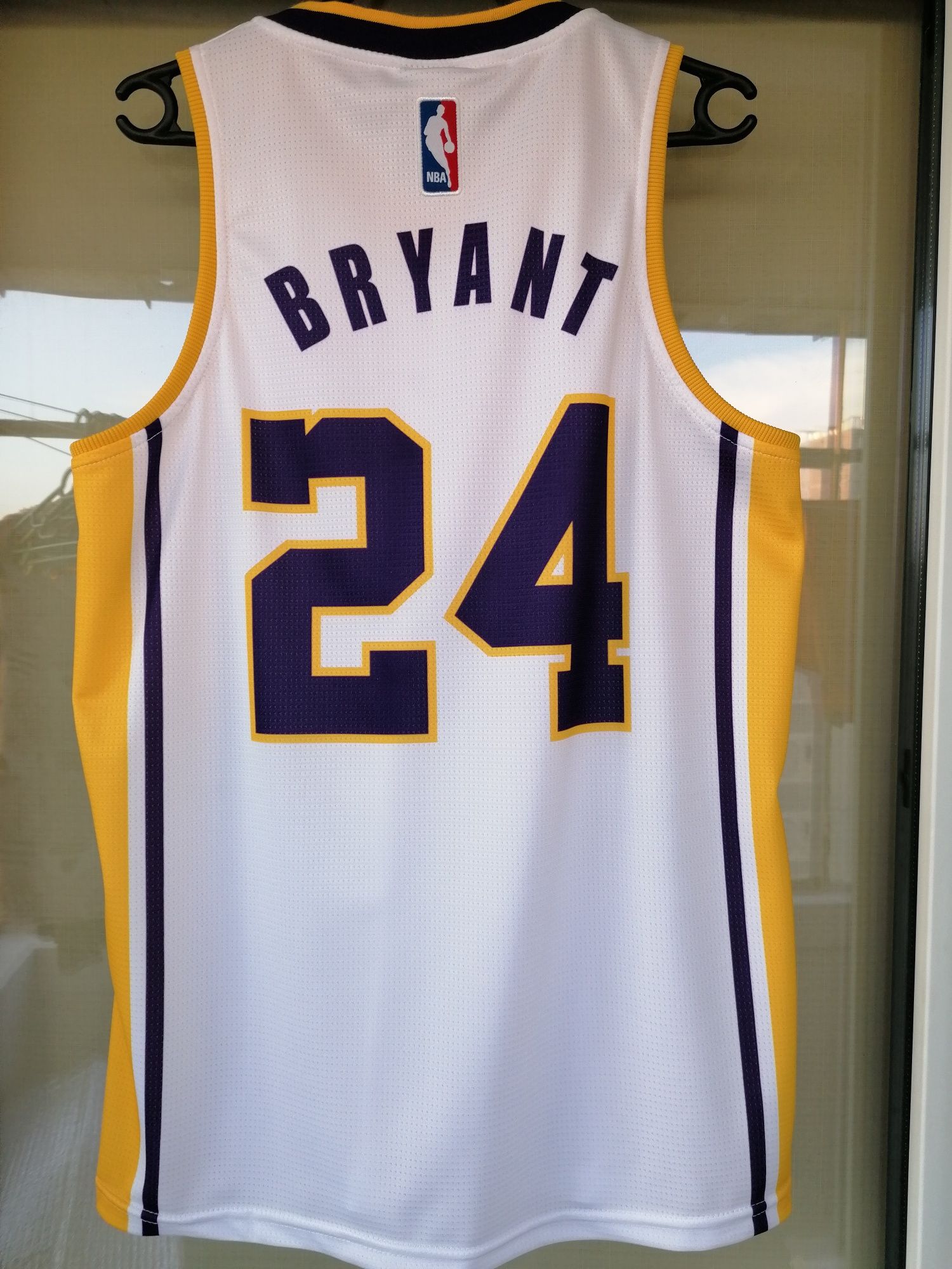 Maiou Lakers Bryant NBA