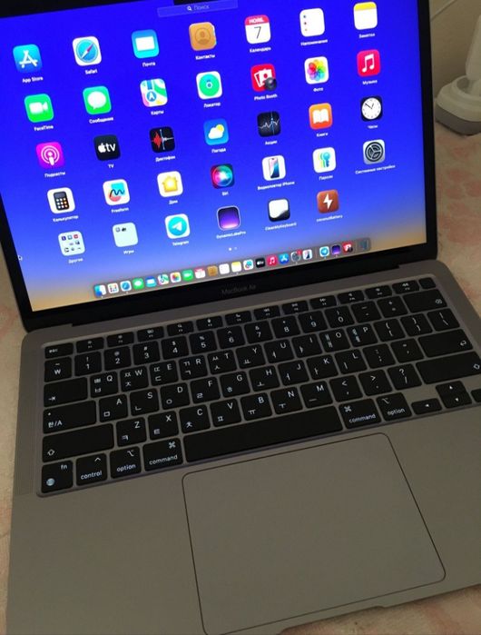 MacBook m1 8/256