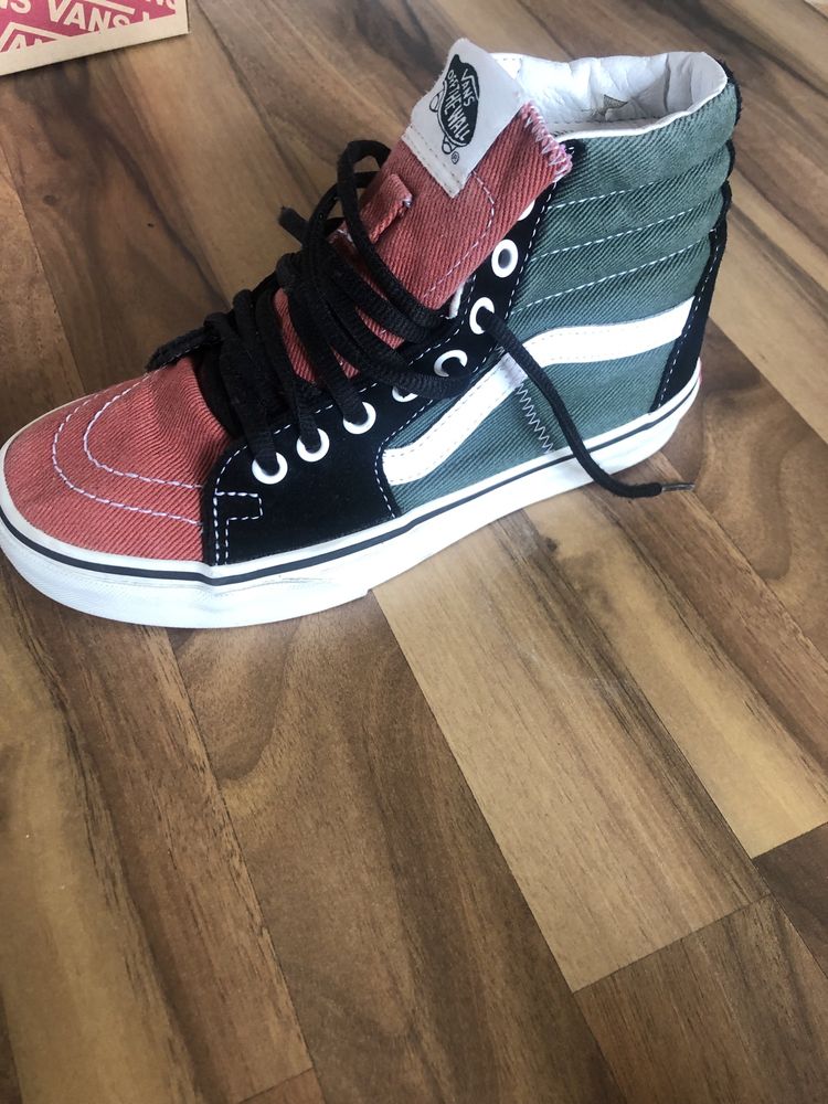 vând Vans SK-8 Hi Multi Color marimea 36.5