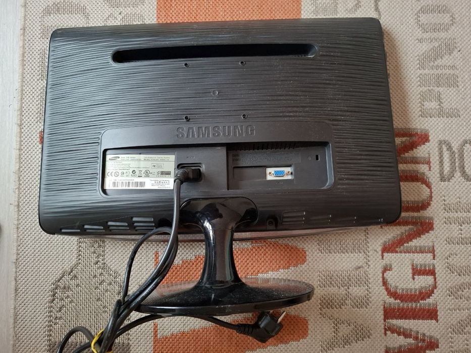 TOП Samsung Монитор В2030N