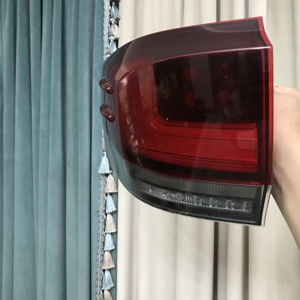 LC300 задний фара