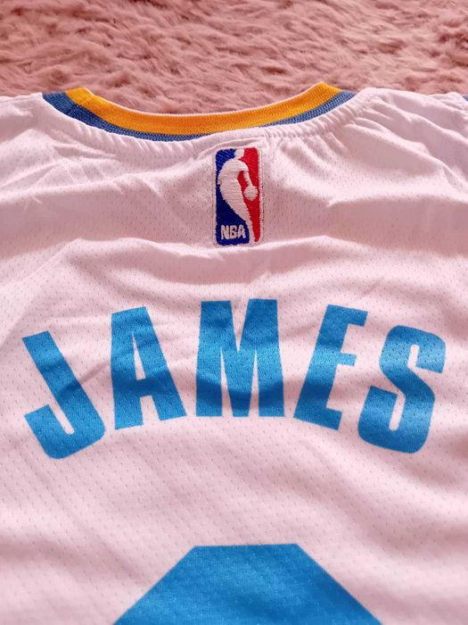 Чисто нов оригинален екип на Los Angelis Lakers - LeBron James