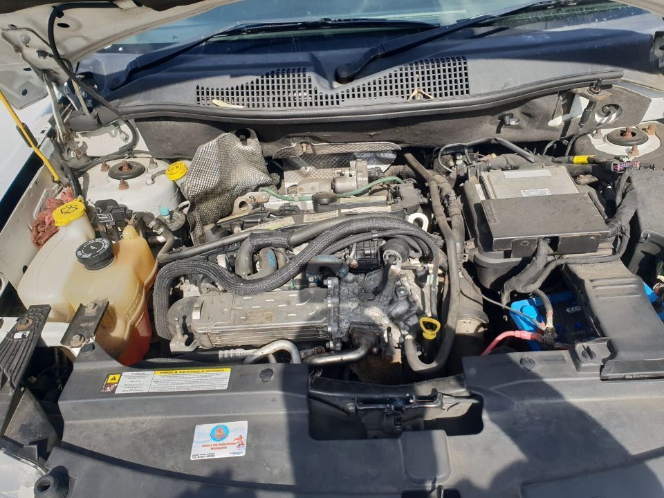 aripa usa portiera haion portbagaj capota bara fata spate stanga dreapta far stop tripla trager Jeep Compass 1 facelift motor 2.2crd cdi 100kw 136cp om651 2012 dezmembrez dezmembrari piese