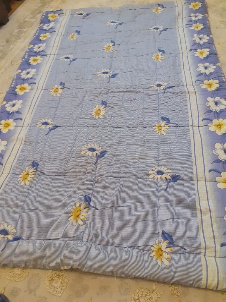 Одеяло односпальное размер 1.30×2..00