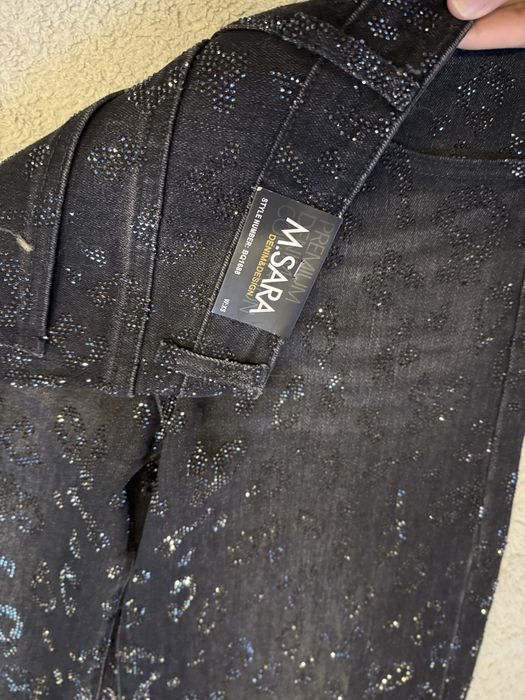 Черни дънки с камъни хит модел