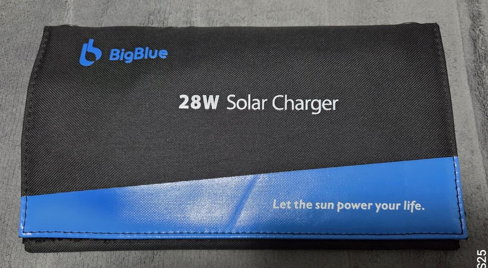 Vând panou solar portabil Big Blue 28w