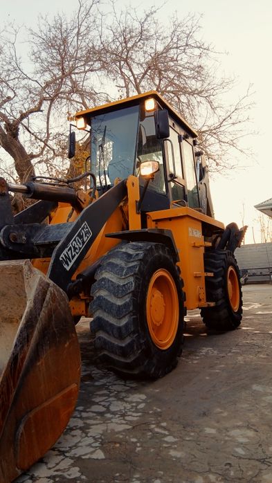 Exkavator pogruzchik