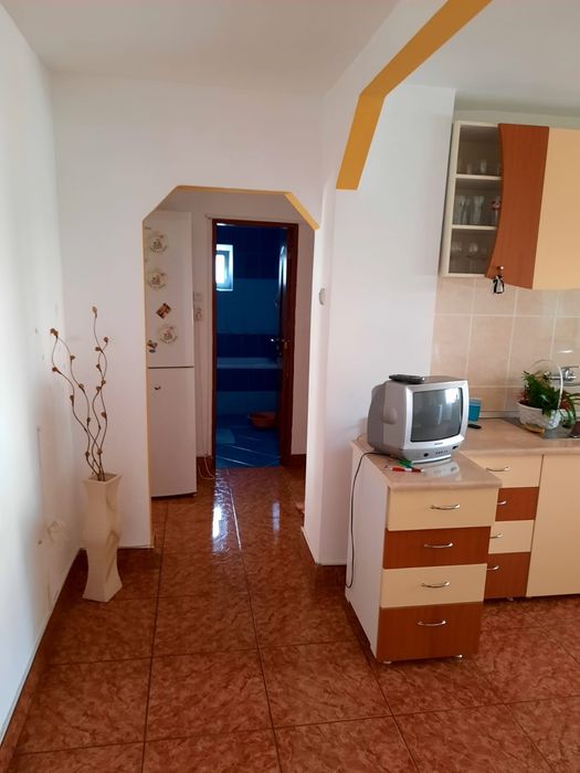 Închiriez apartament