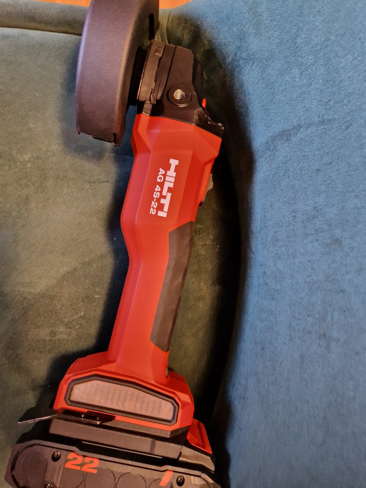 Hilti polizor -rotopercutor Nuron pe acumulatori