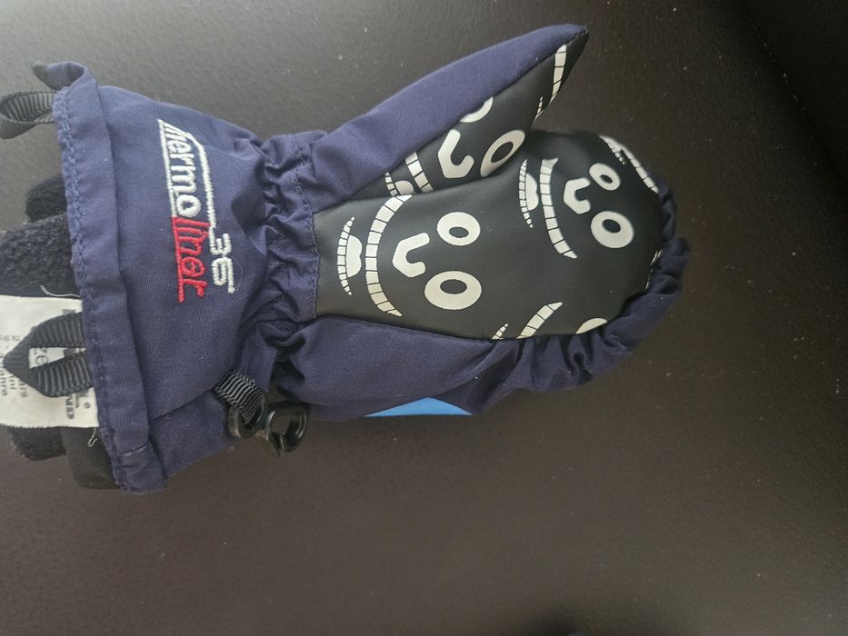 Космонавче за 18 месеца момиче и ръкавички