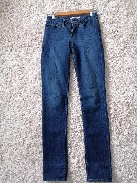 Vând blugi Levi's mărimea 24