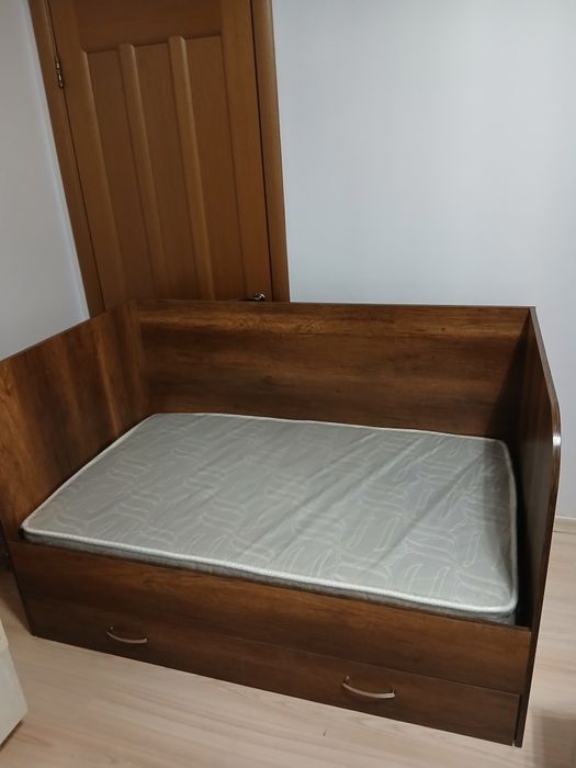 Продам детско-подрастковую кровать (1530×920×920)