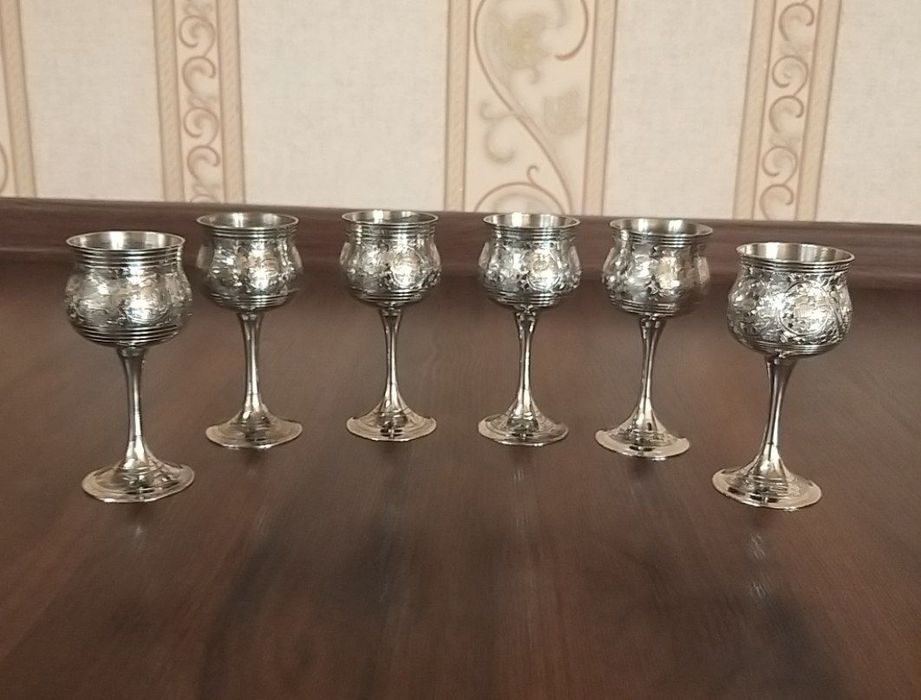 Продам рюмки мелхиоривые.