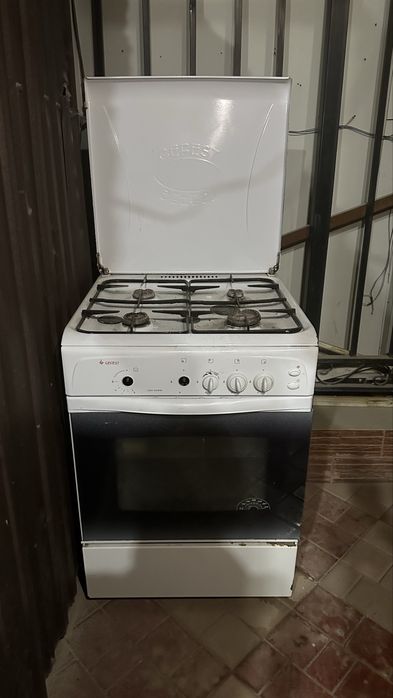 Газ плита буушний в рабочем состояний 10000тг