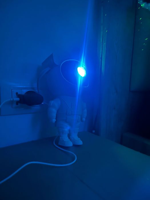 Lampa in forma de astronaut
