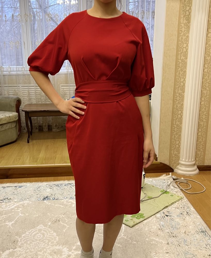 Продается красное вечернее платье